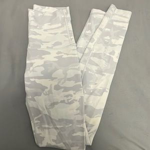 Lululemon White Camo Wunder Under High Rise Tight 28” Rib